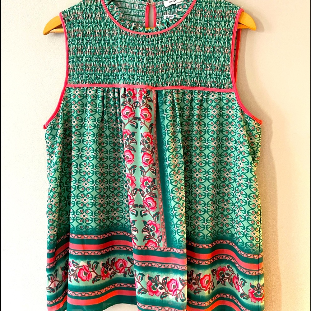 Ladies sleeveless summer blouse with slip inside